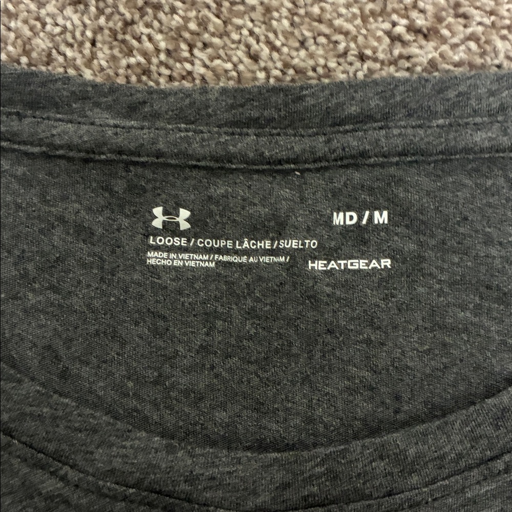 UNDER AMOUR Short Sleeve Tee with Silver Logo *grey/black* - Picture 5 of 7